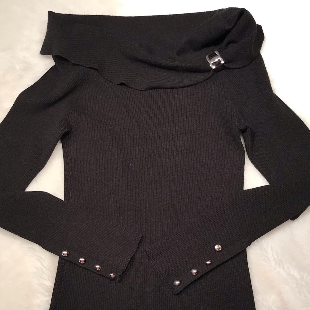 🖤 Off the Shoulder Chic Sweater 🖤